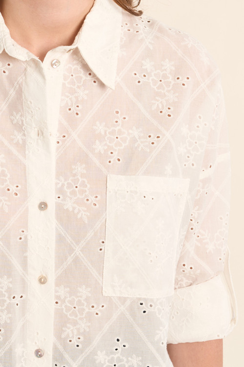 Chemise en coton, broderie anglaise
