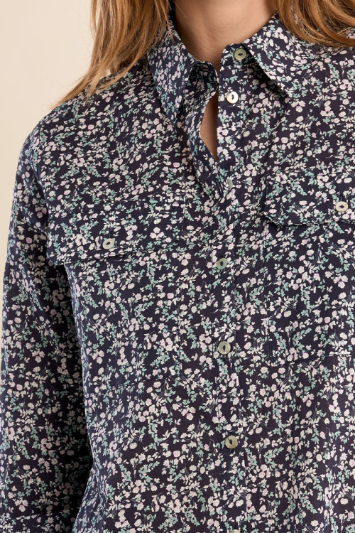 Camisa de mujer de manga larga, estampado flores.