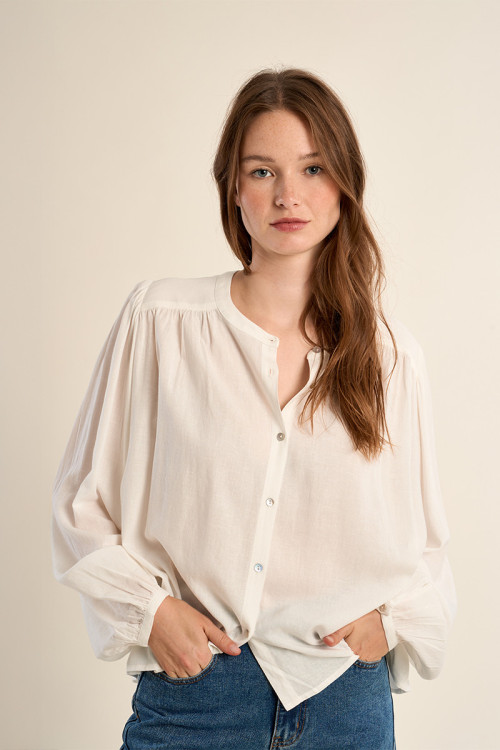 Long-sleeved blouse