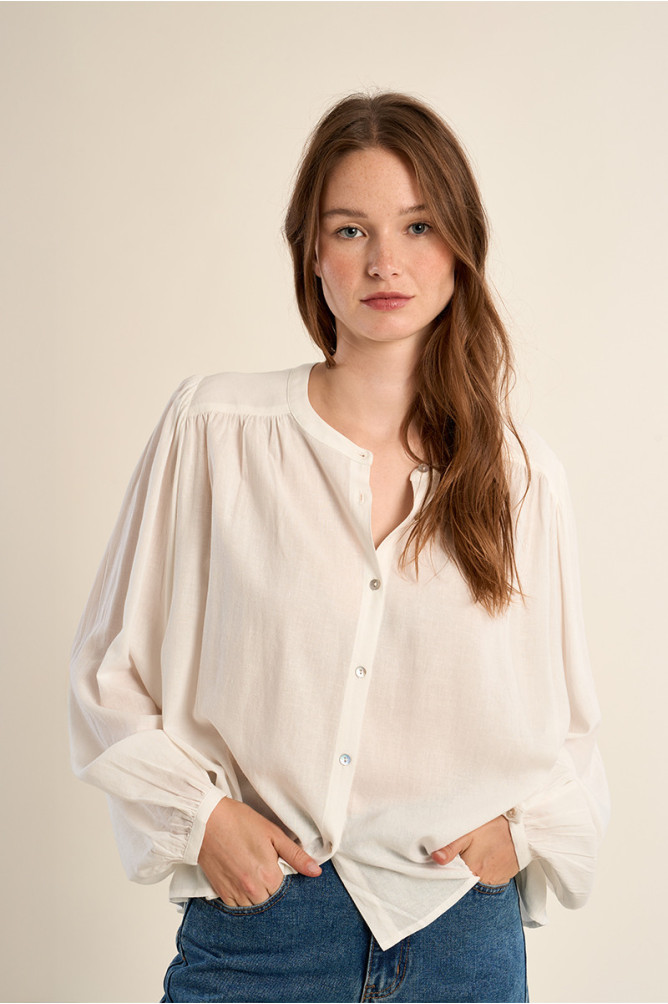 Long-sleeved blouse