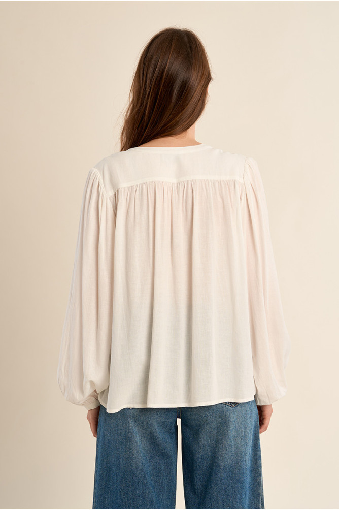Long-sleeved blouse