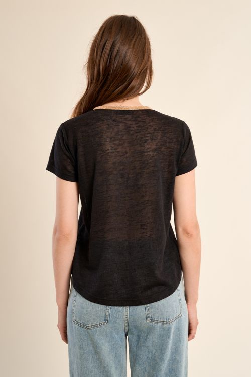 V-neck T-shirt, gold