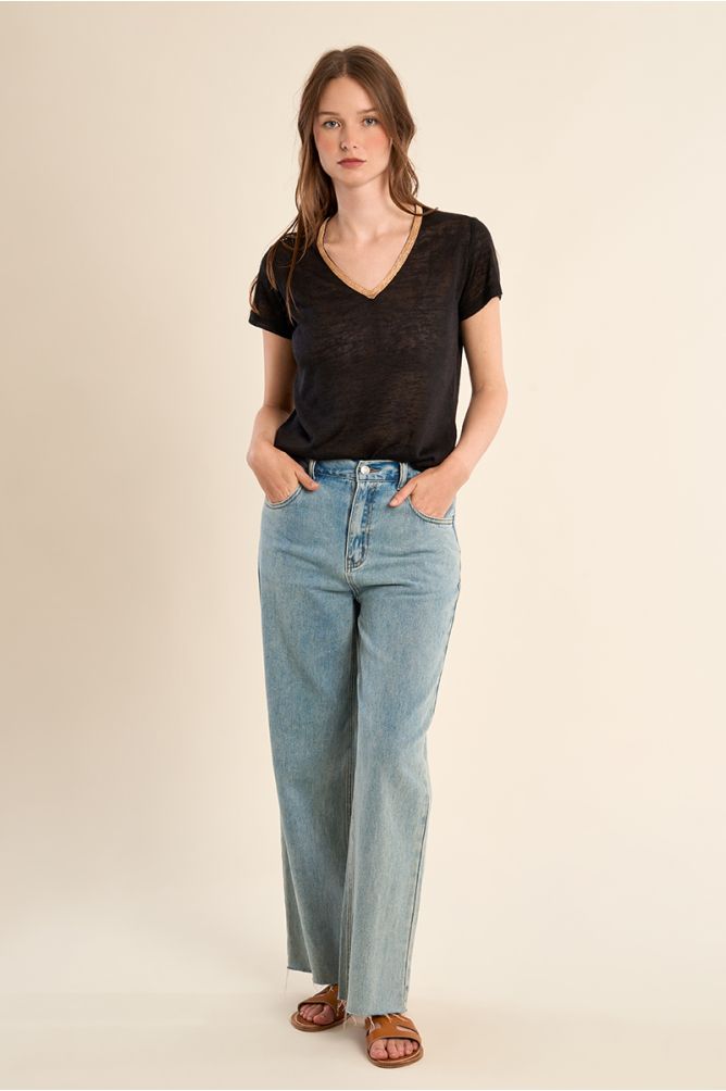 V-neck T-shirt, gold