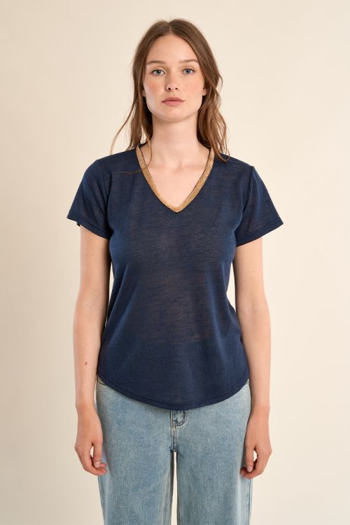 V-neck T-shirt, gold