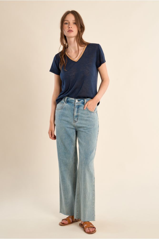V-neck T-shirt, gold