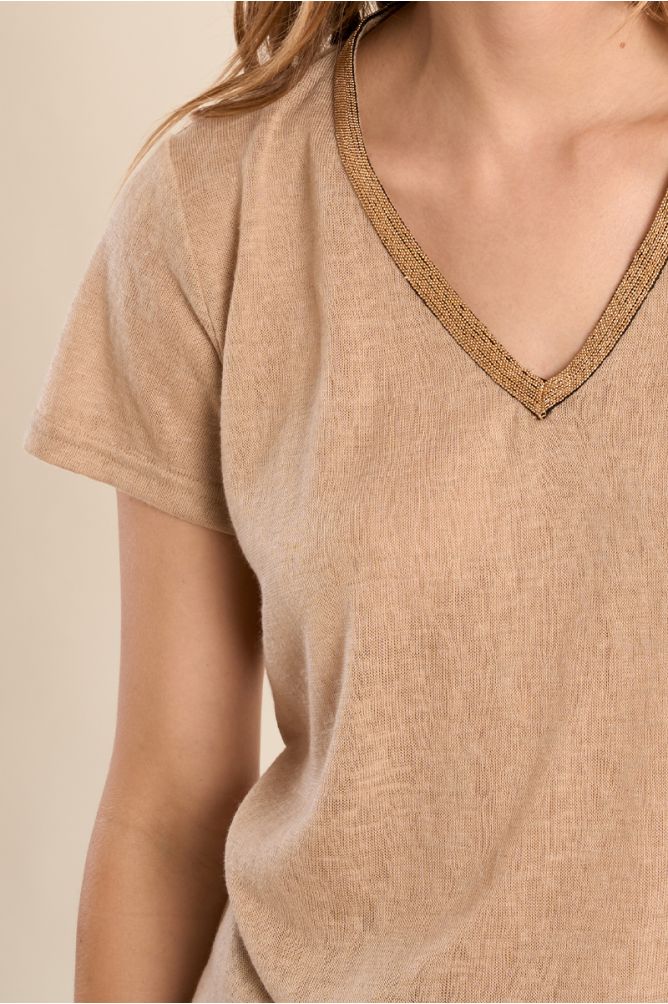 V-neck T-shirt, gold