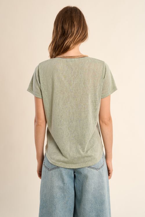 V-neck T-shirt, gold