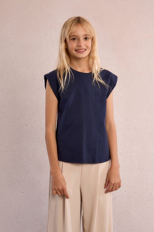 Camiseta de niña de manga corta, detalle botones.