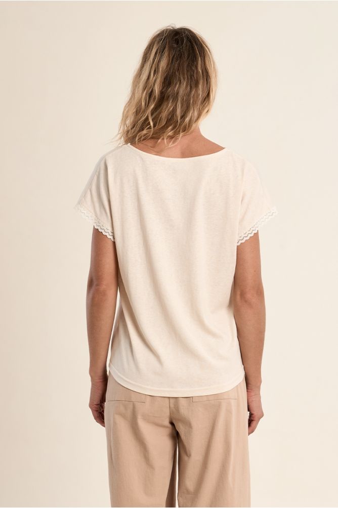 T-shirt à col V, détail dentelle