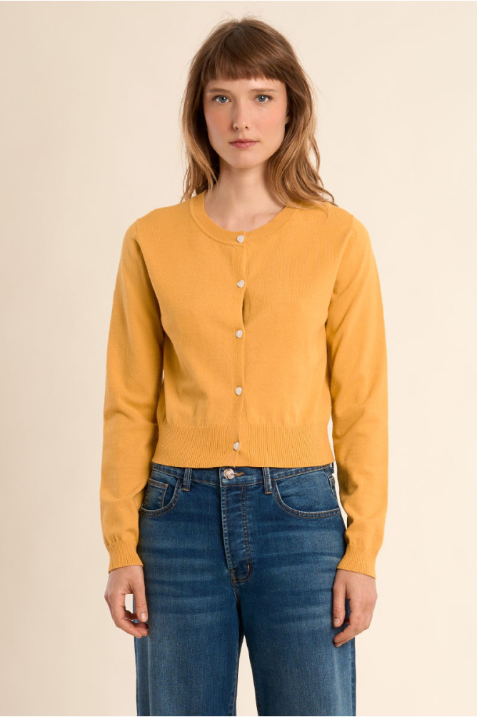 Buttoned cardigan, heart details