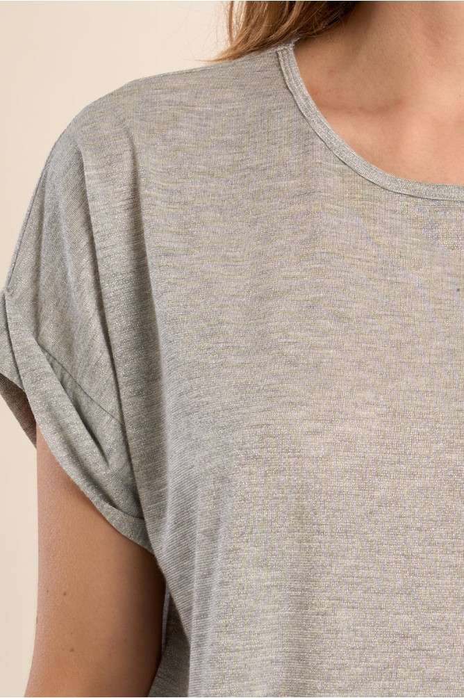 T-shirt casual, ouverture dans le dos 
