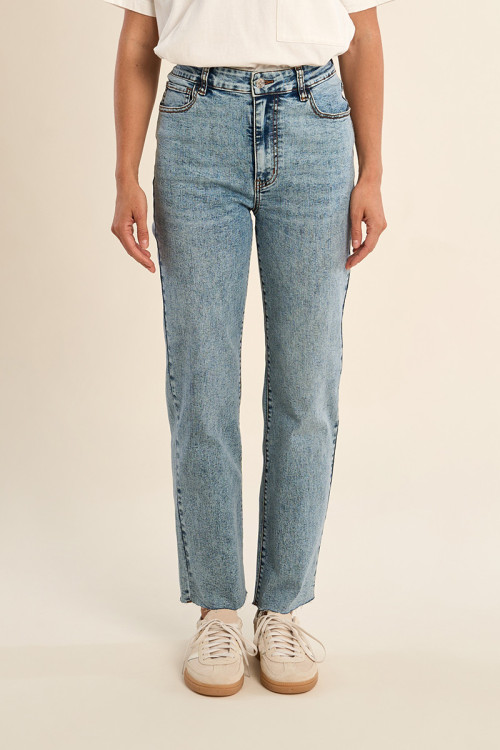 Straight-leg denim, high waist