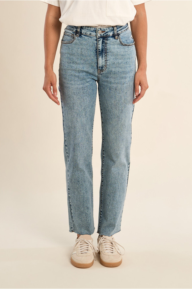 Pantalón de mujer vaquero, ¨Mom¨ fit.