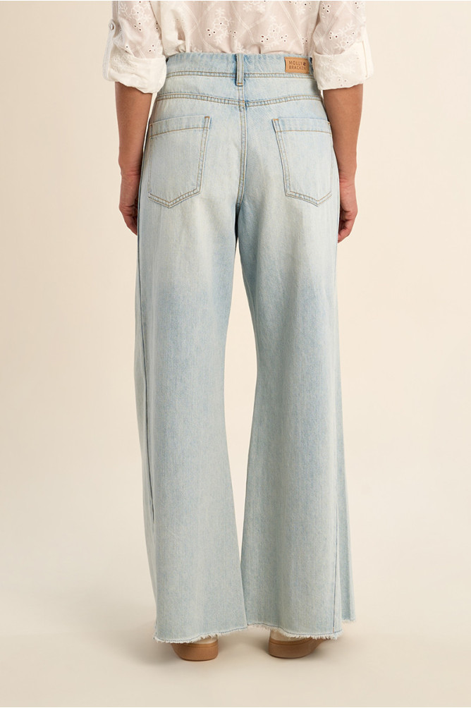 Wide-leg, flared denim