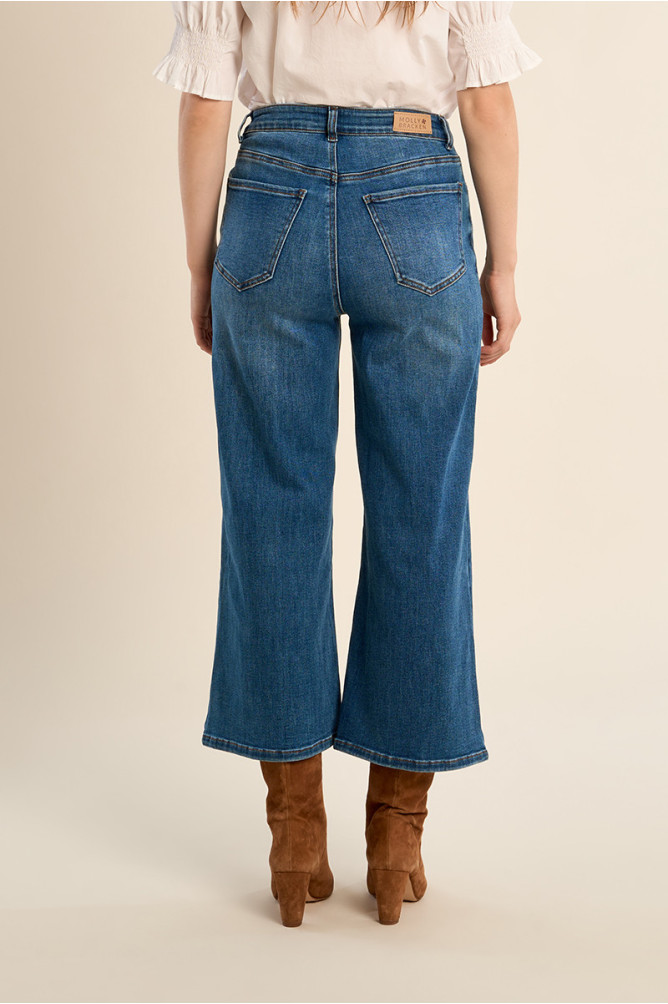 Pantalón de mujer vaquero, acampanado.
