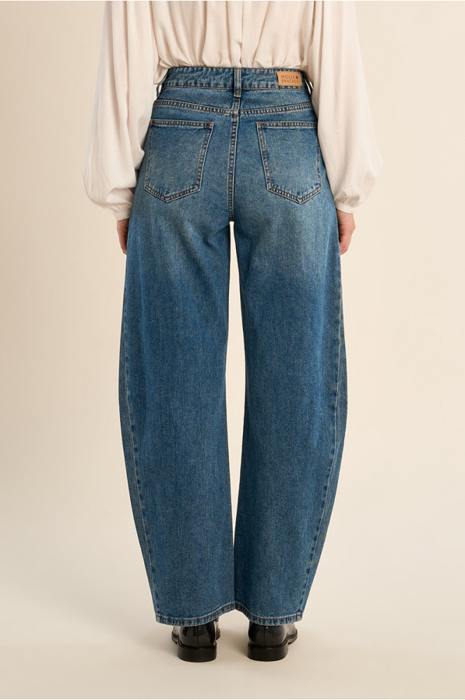Pantalón de mujer vaquero, corte amplio ¨Balloon¨