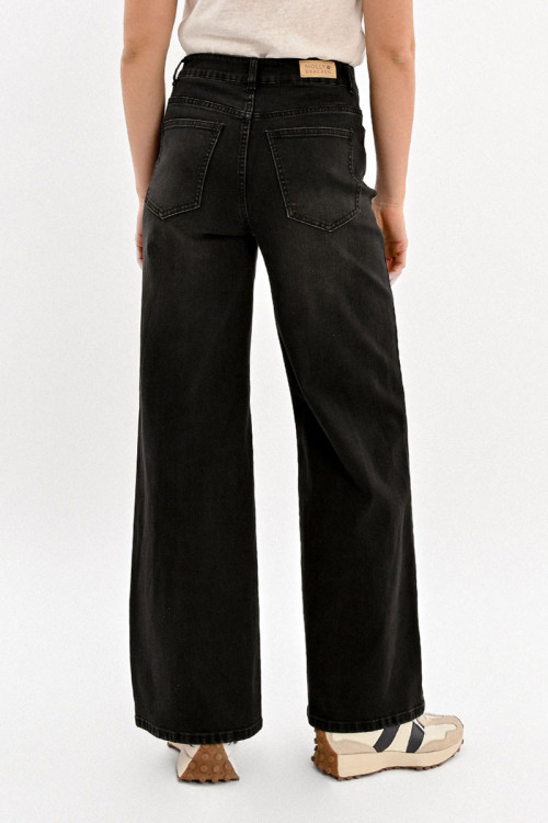 Pantalón de mujer vaquero, perneras anchas.
