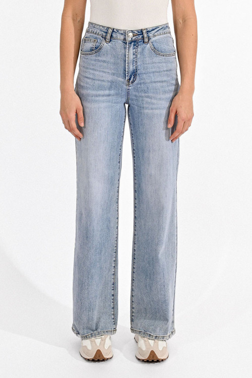 High-waisted wide-leg jeans