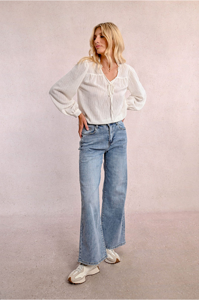 High-waisted wide-leg jeans