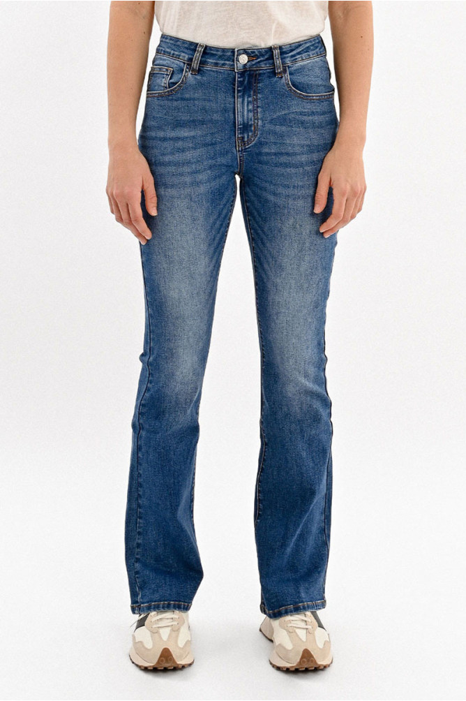 Boot-cut jeans