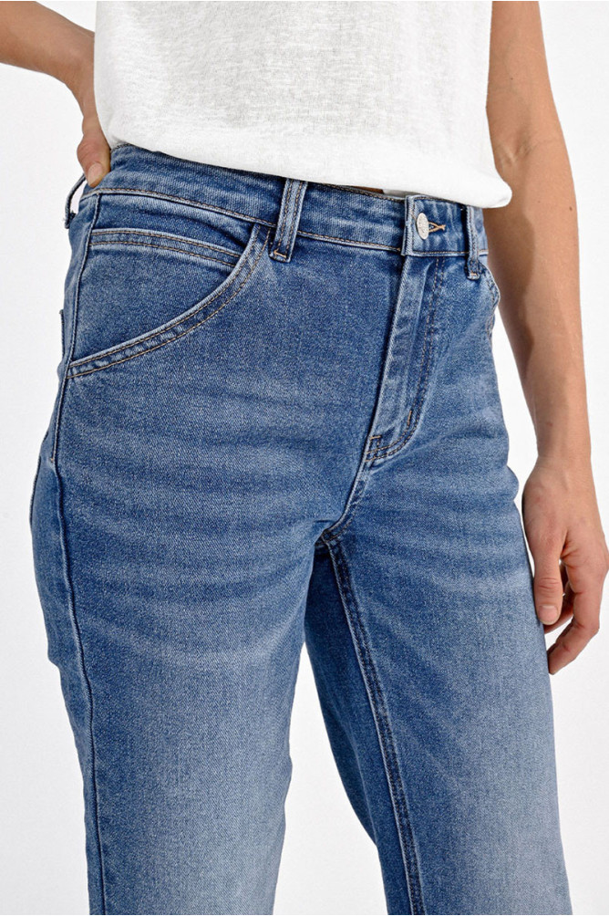 Straight jeans