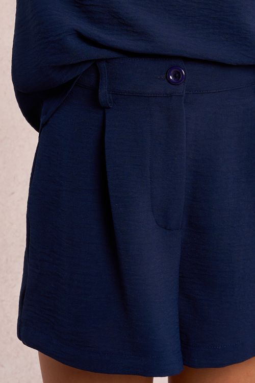 Pleated shorts