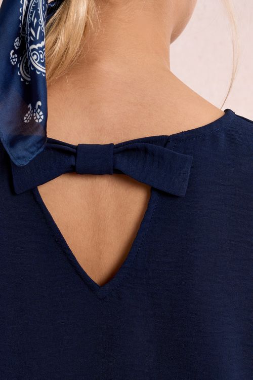 T-shirt with bow