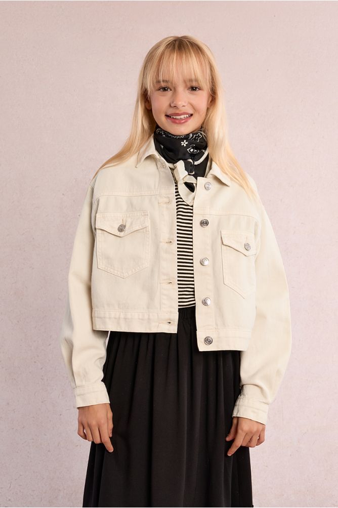 Chaqueta de niña vaquera, bolsillos frontales.