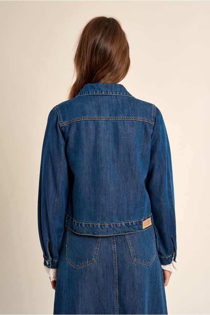 Cropped denim jacket, belted