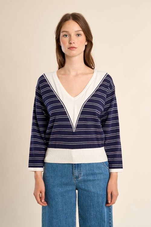 Knitted sweater, V-neck