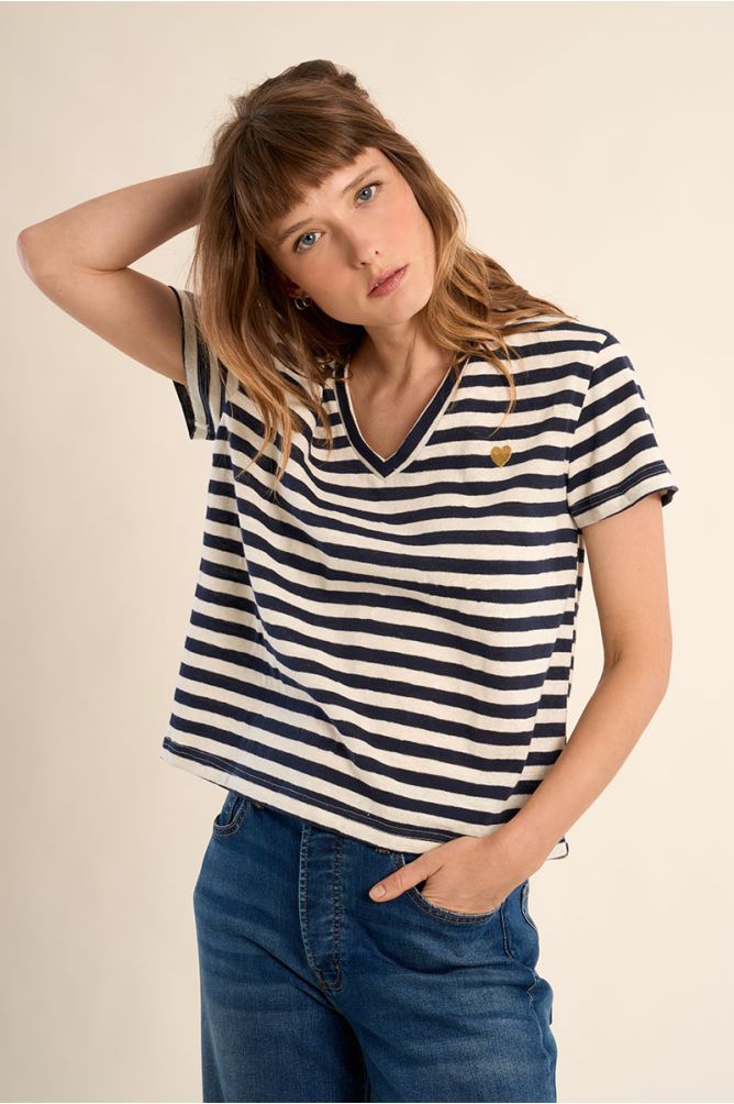 Flowing V-neck T-shirt