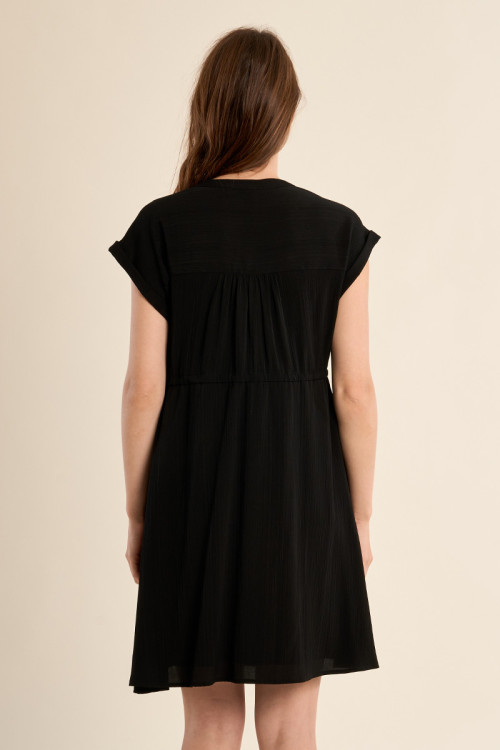 Robe courte, chemise