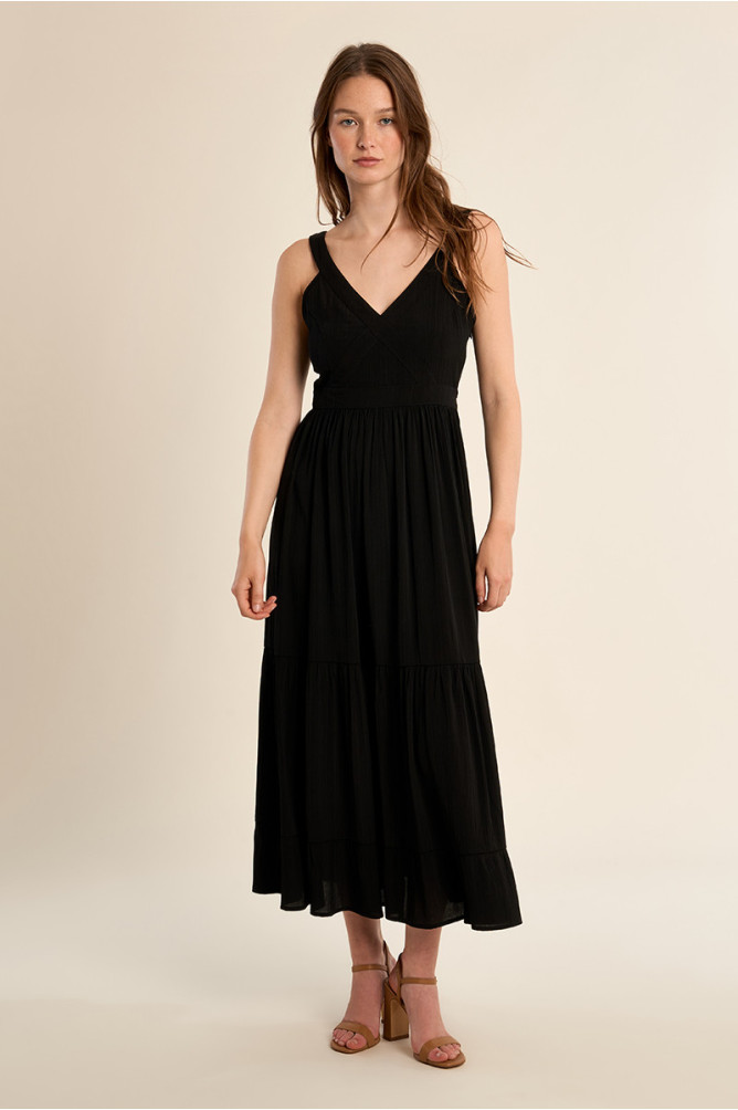 Vestido largo, de tirantes, detalle volantes.
