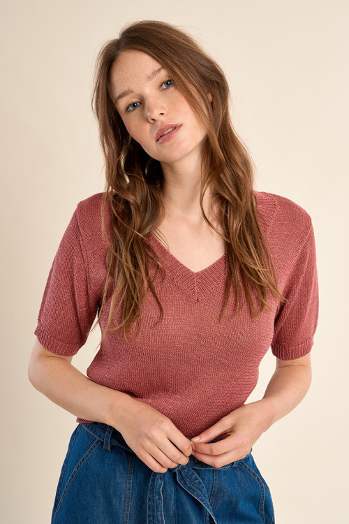 Short-sleeved knitted sweater
