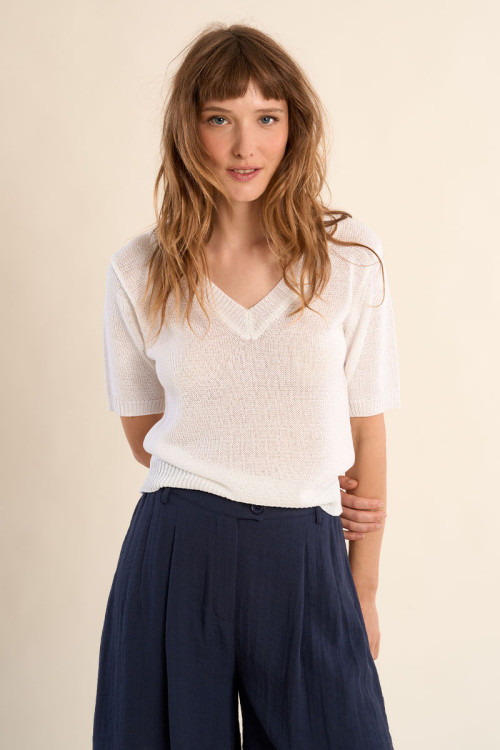Short-sleeved knitted sweater