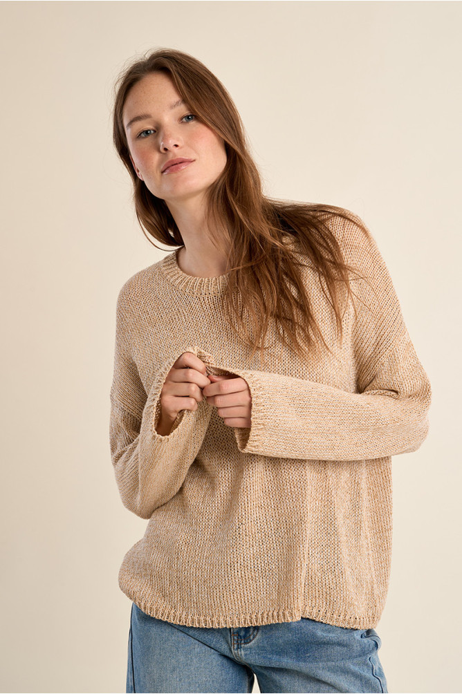Knitted sweater, round neck