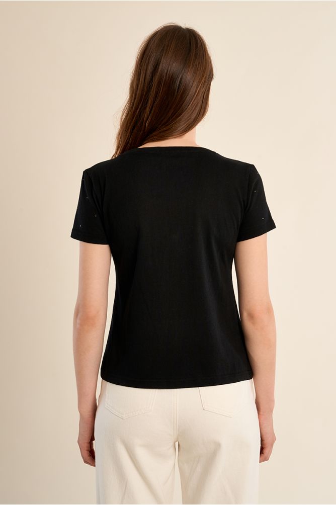 Camiseta de mujer de manga corta, detalle brillantitos.