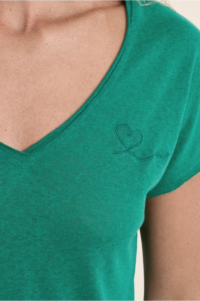 V-neck T-shirt