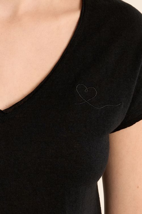 Camiseta de mujer de manga corta, escote V.