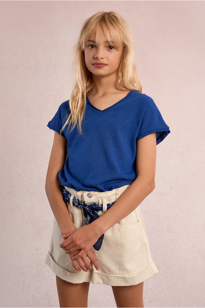 V-neck T-shirt