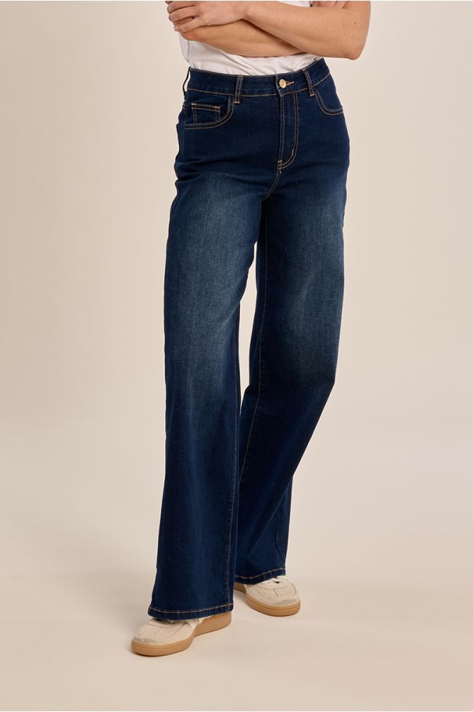 Pantalón de mujer vaquero, perneras anchas.
