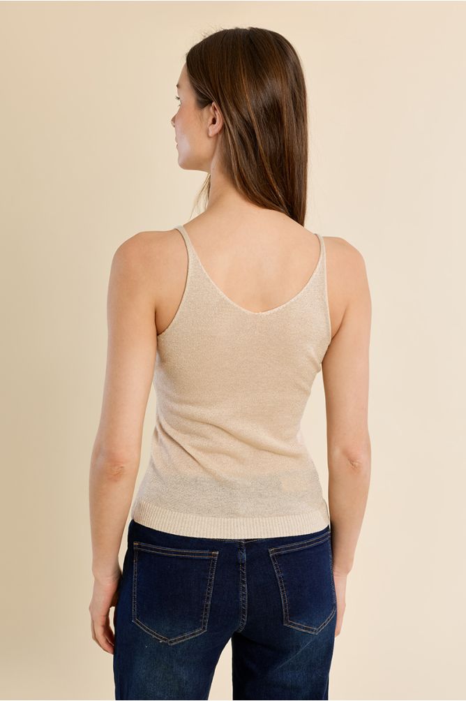 Close-fitting mesh tank top