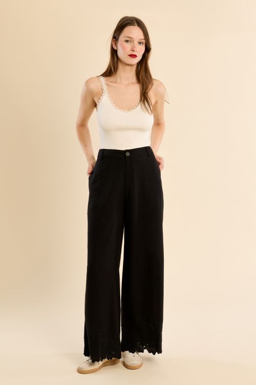 Straight-leg trousers, made of cotton
