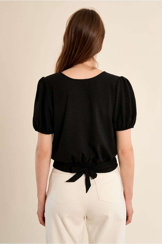 Top de mujer de manga corta, con lazada