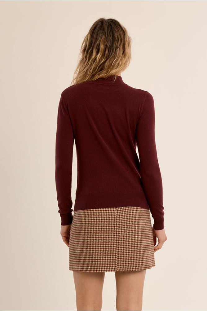 Fine knit sweater, bow detail