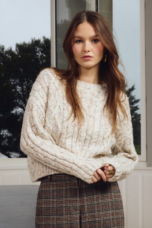 Pull en maille tressé court