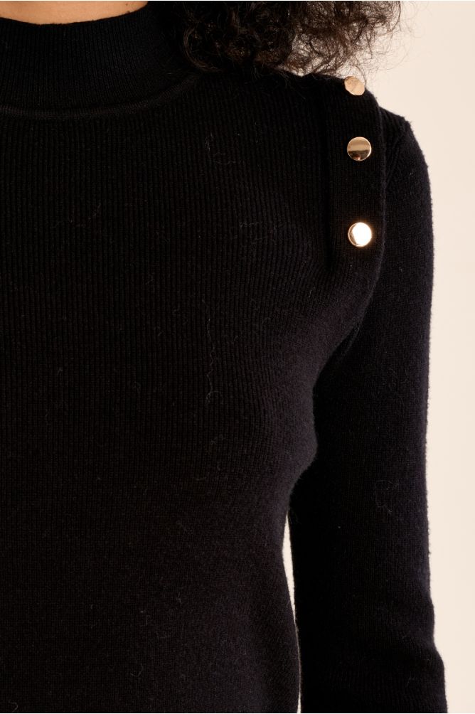 Pull fin col montant