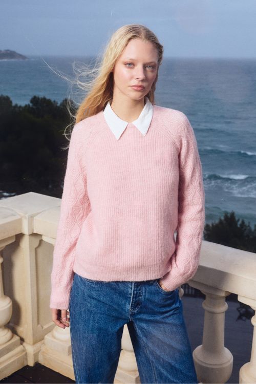 Pull en maille manches ajourées