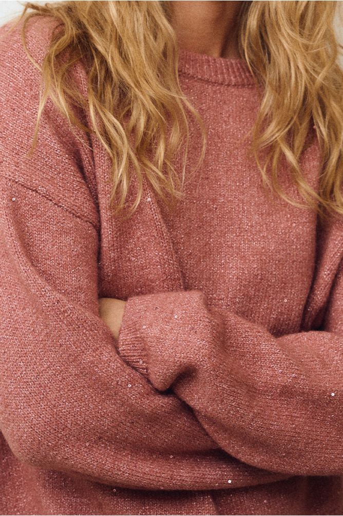 Knitted sweater, iridescent