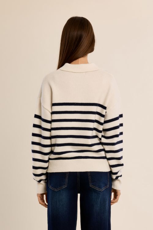 Striped sweater to tie